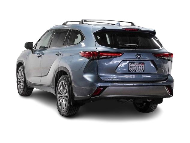 Thumbnail: 2023 Toyota Highlander - 3
