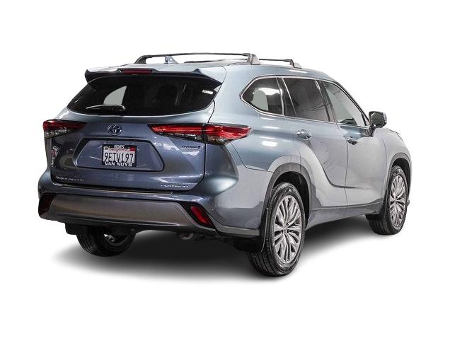 Thumbnail: 2023 Toyota Highlander - 19