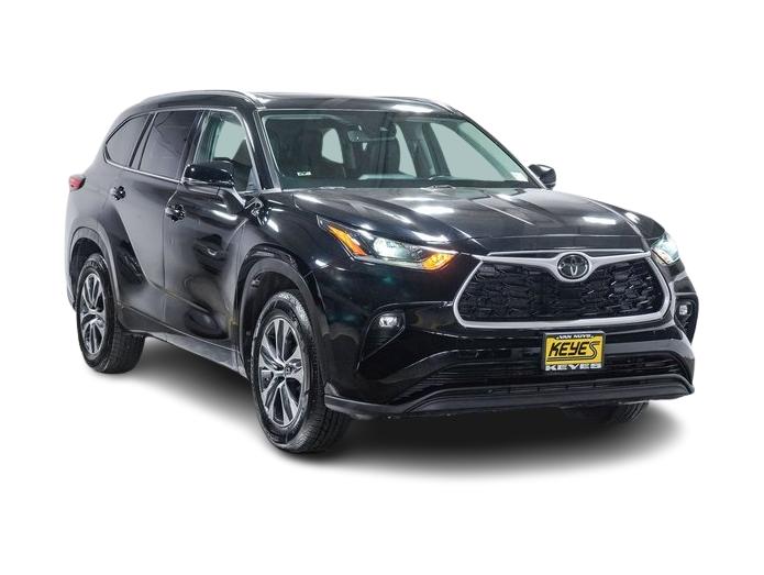 2021 Toyota Highlander XLE 18