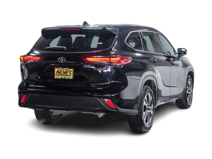 2021 Toyota Highlander XLE 17