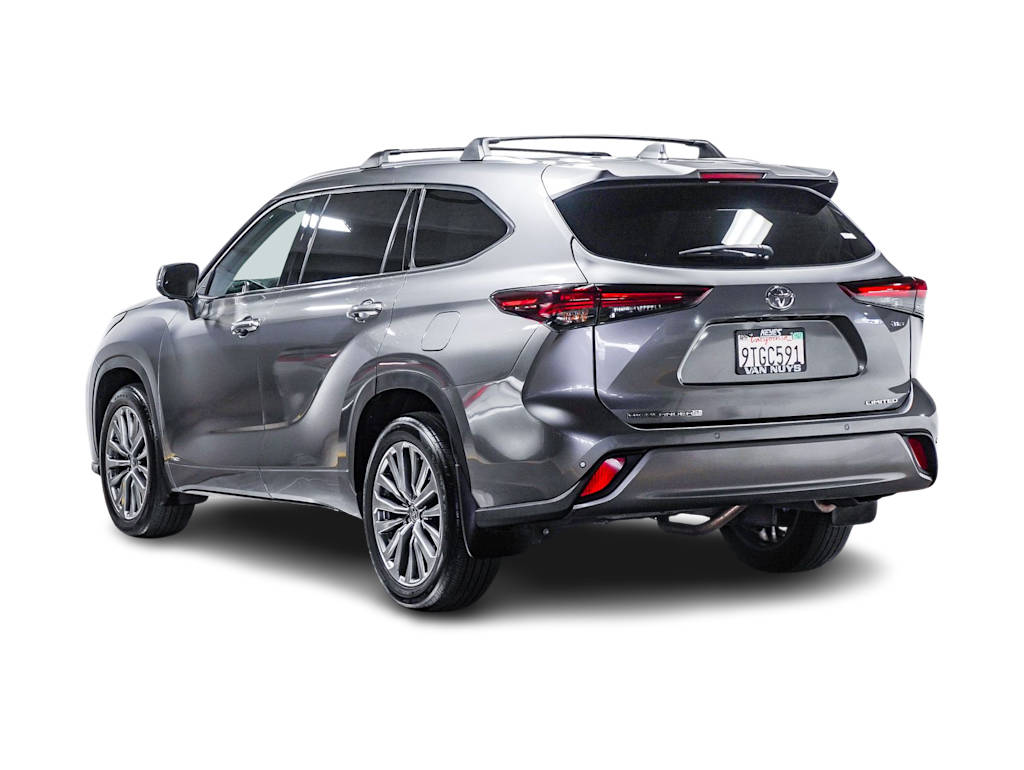 Thumbnail: 2025 Toyota Highlander - 3