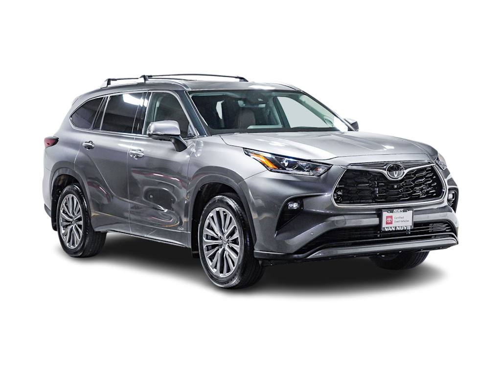 Thumbnail: 2025 Toyota Highlander - 18