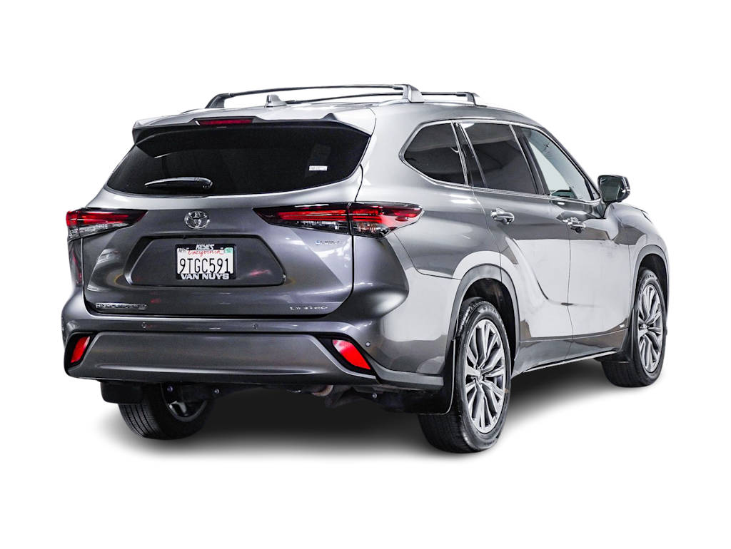 Thumbnail: 2025 Toyota Highlander - 17