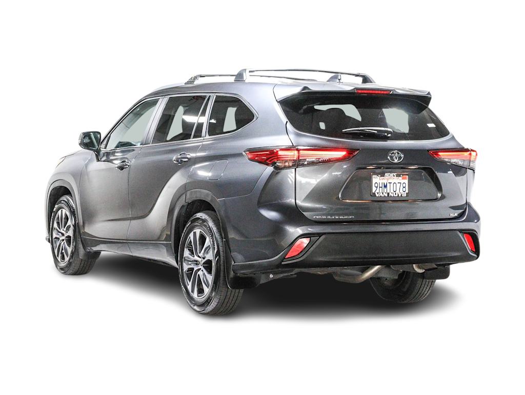 Thumbnail: 2023 Toyota Highlander - 3