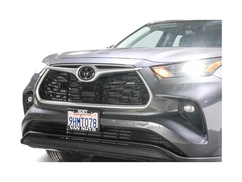 Thumbnail: 2023 Toyota Highlander - 20