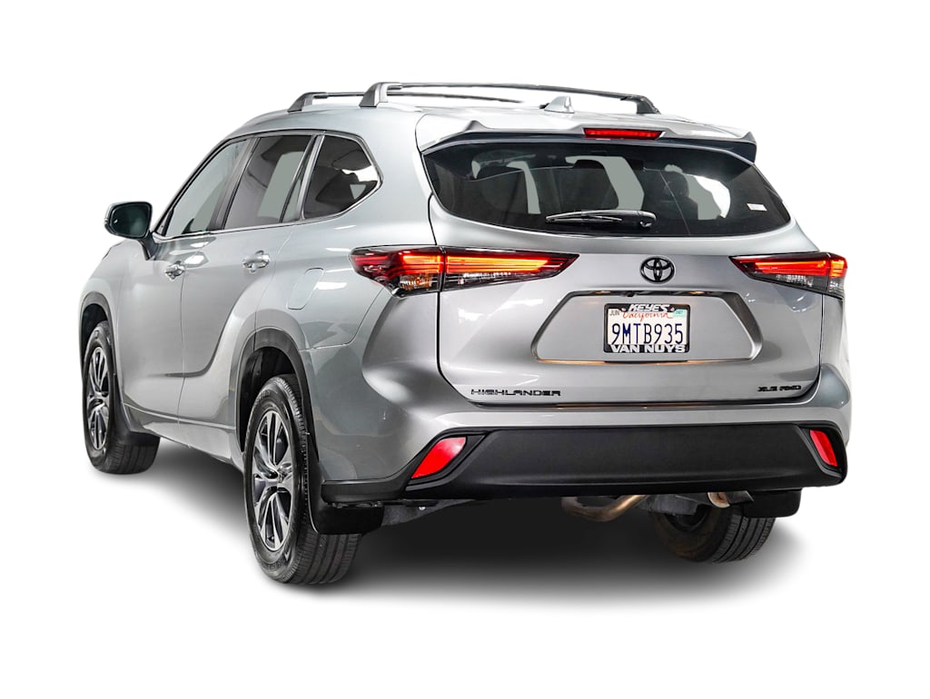 Thumbnail: 2024 Toyota Highlander - 3