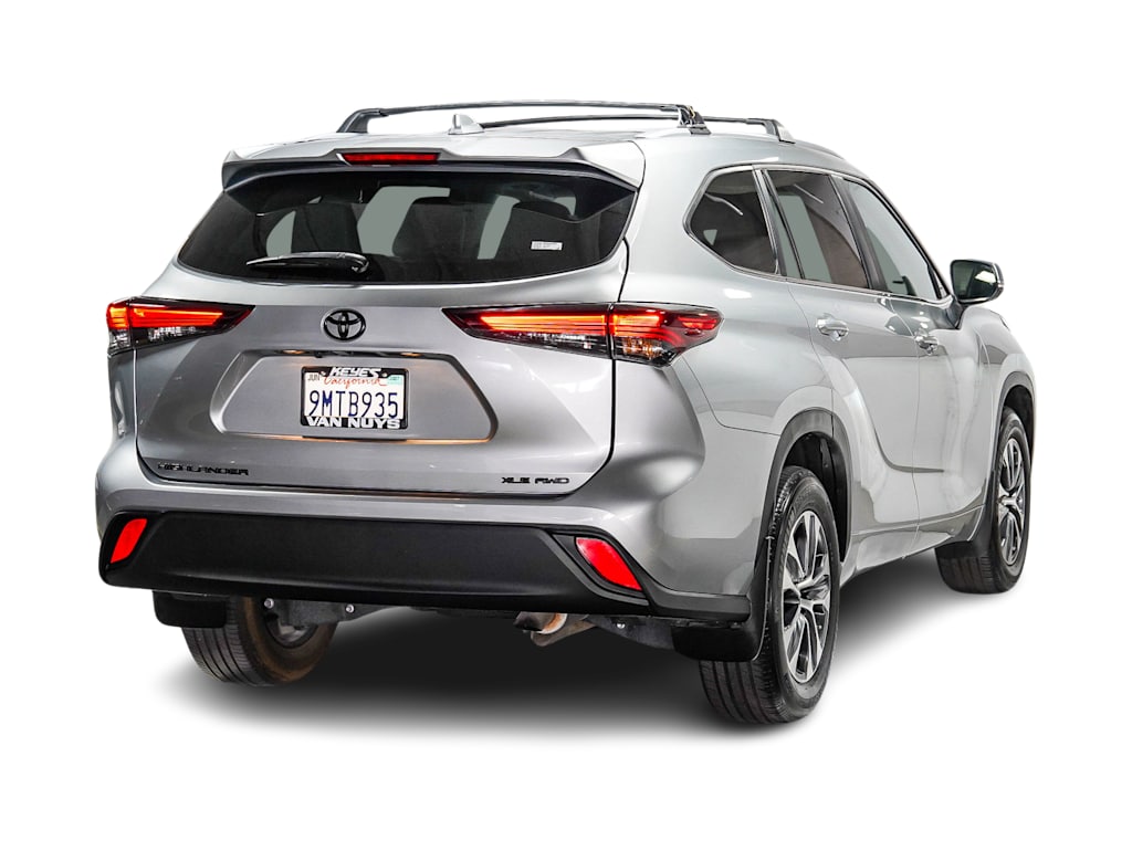 Thumbnail: 2024 Toyota Highlander - 19