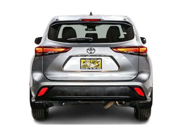 2023 Toyota Highlander LE 4