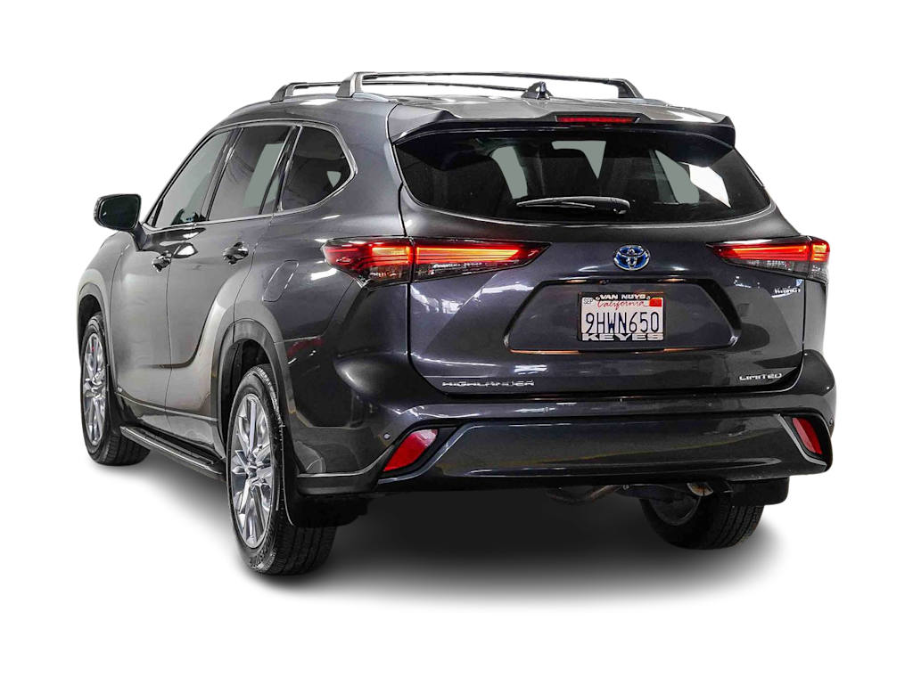 Thumbnail: 2023 Toyota Highlander - 3