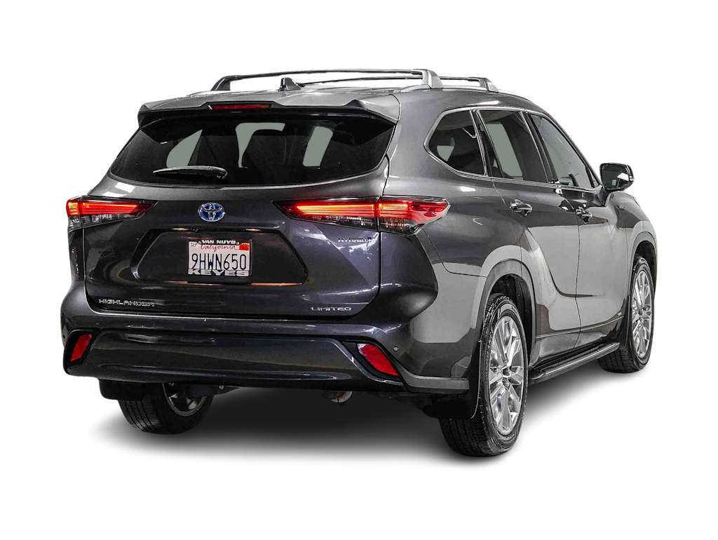 Thumbnail: 2023 Toyota Highlander - 19