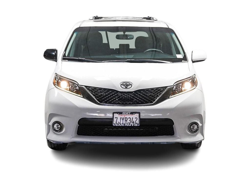 Thumbnail: 2015 Toyota Sienna - 20