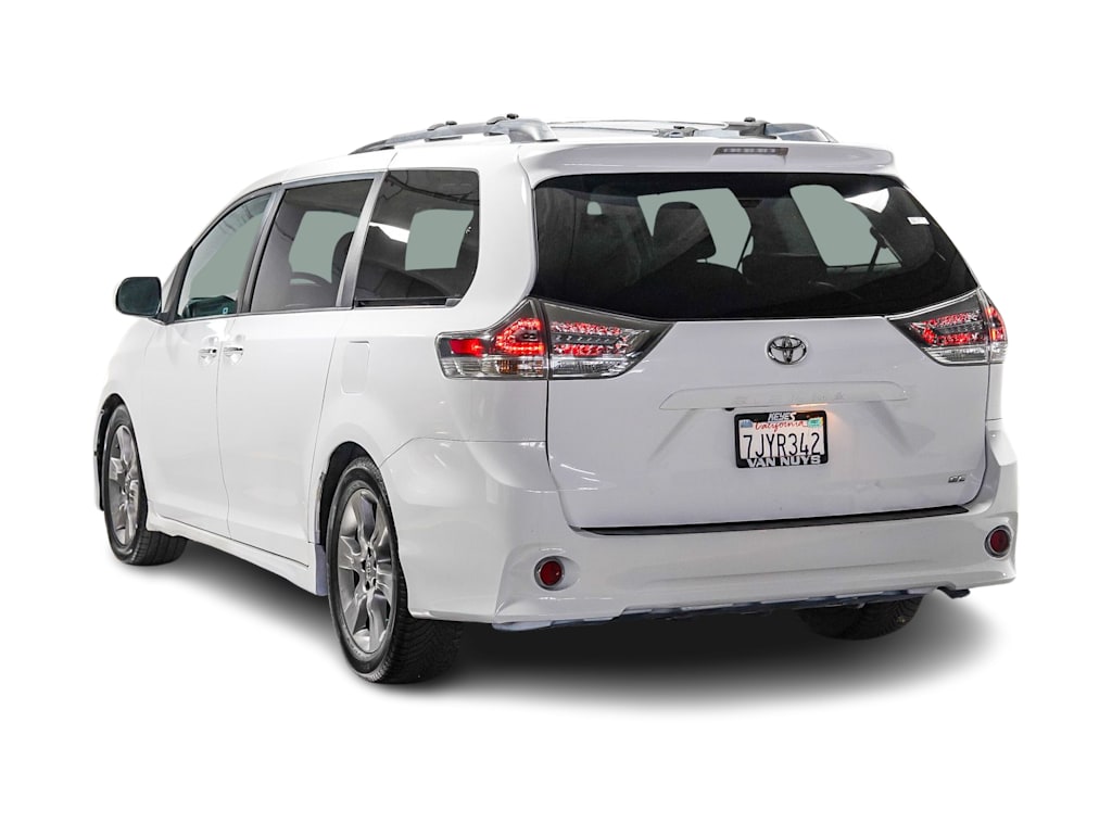 Thumbnail: 2015 Toyota Sienna - 3