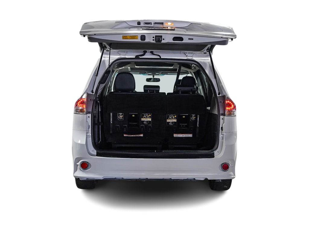 Thumbnail: 2015 Toyota Sienna - 29