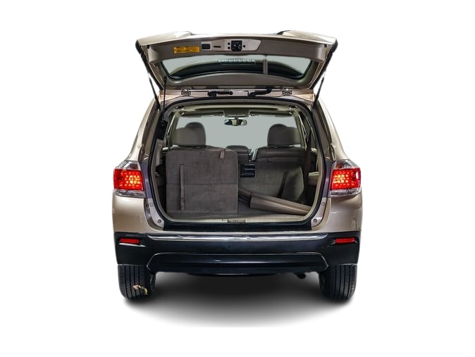 Thumbnail: 2013 Toyota Highlander - 17