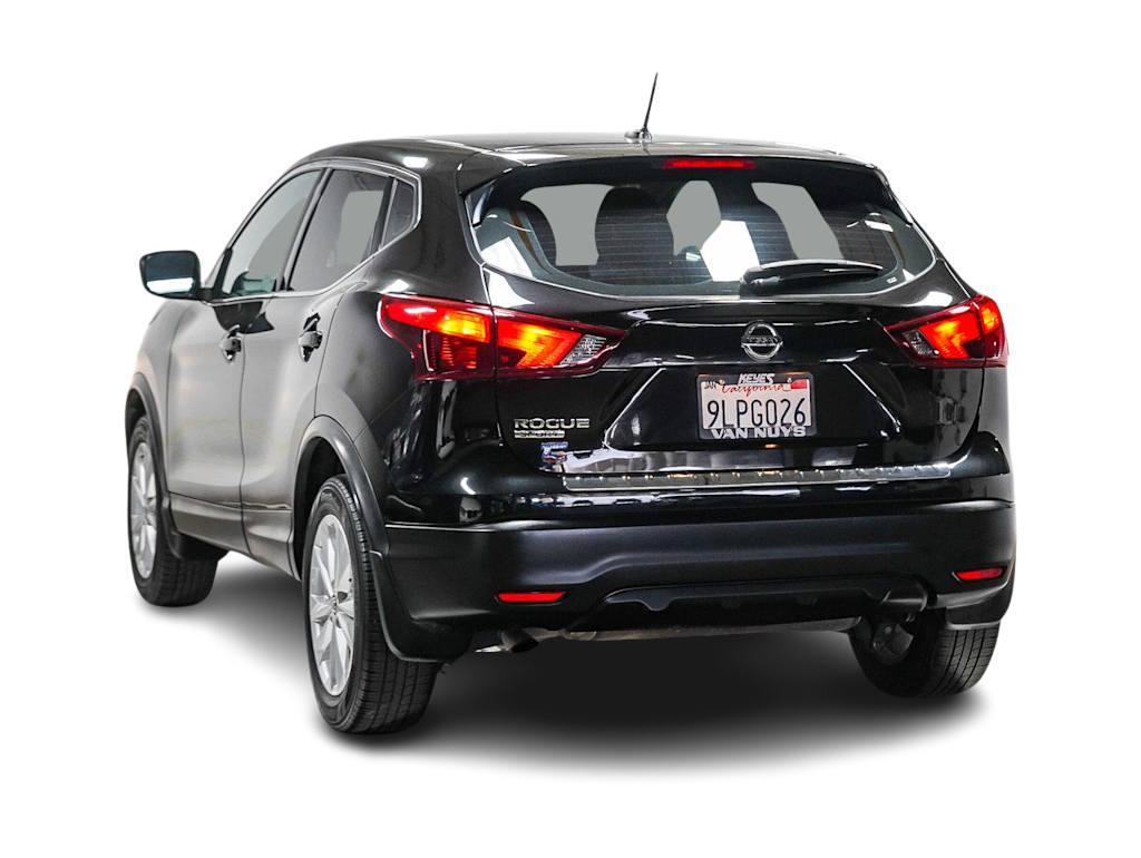 Thumbnail: 2019 Nissan Rogue Sport - 19