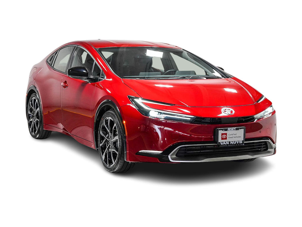Thumbnail: 2026 Toyota Prius v - 20