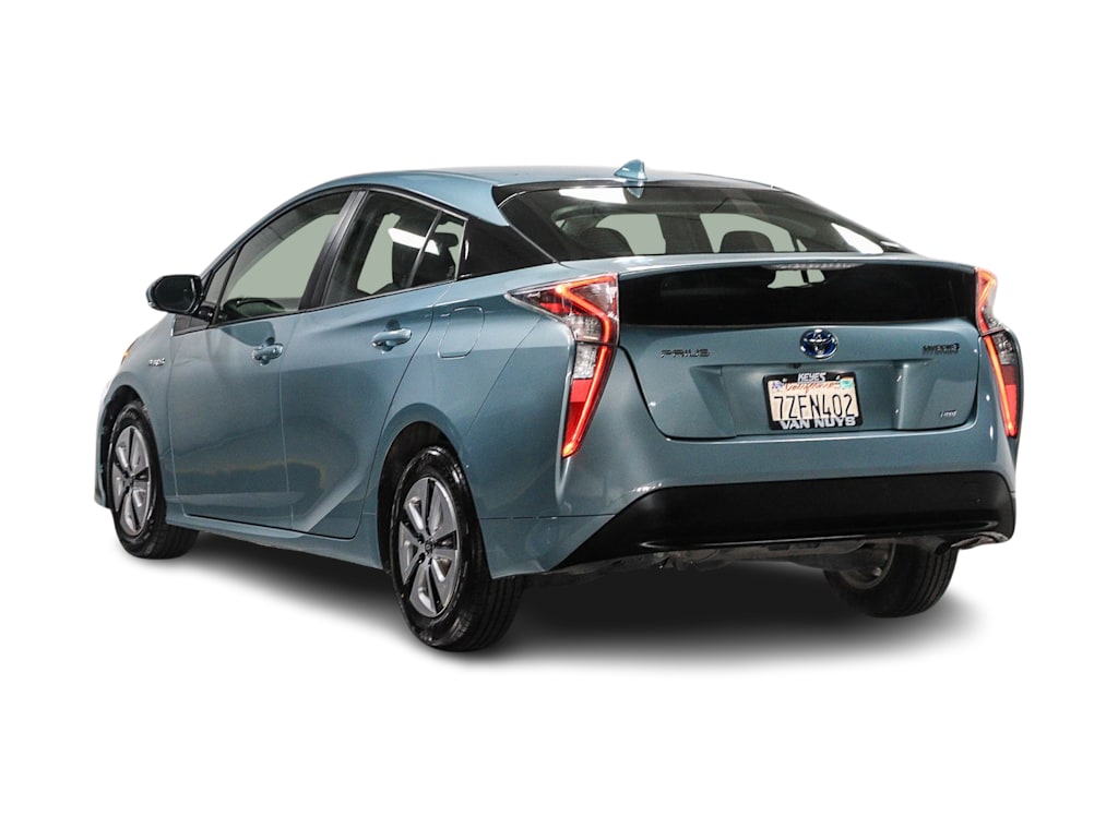 Thumbnail: 2017 Toyota Prius - 3