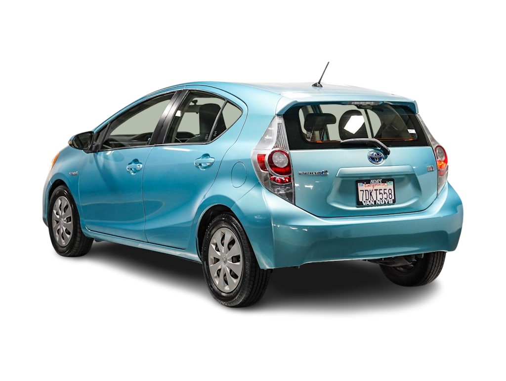 Thumbnail: 2014 Toyota Prius c - 3