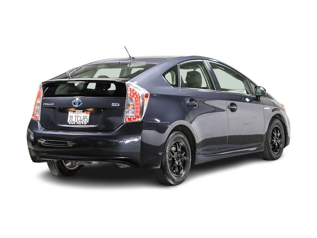 Thumbnail: 2015 Toyota Prius - 18