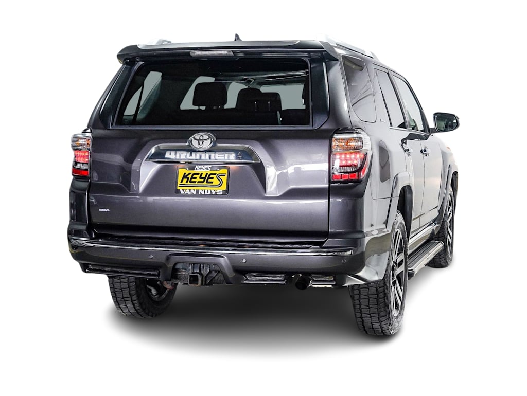Thumbnail: 2018 Toyota 4Runner - 21