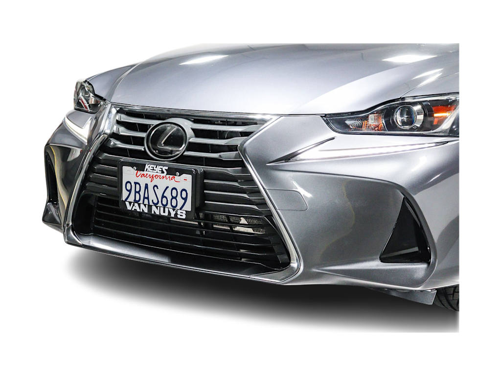 Thumbnail: 2019 Lexus IS - 19