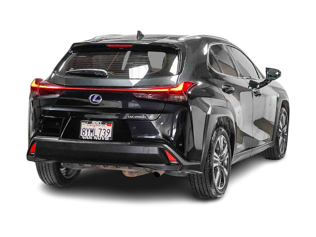 Thumbnail: 2021 Lexus UX - 17