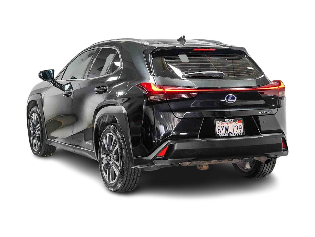 Thumbnail: 2021 Lexus UX - 3