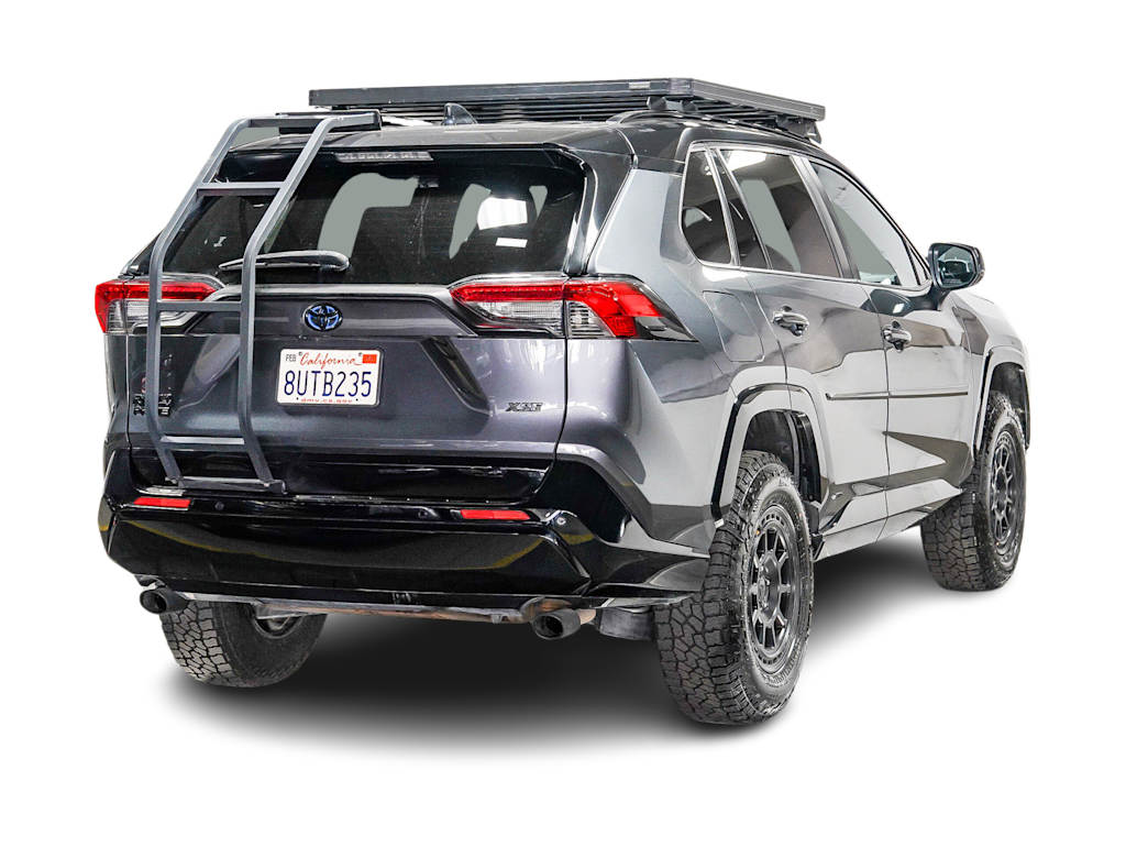 Thumbnail: 2021 Toyota RAV4 - 18