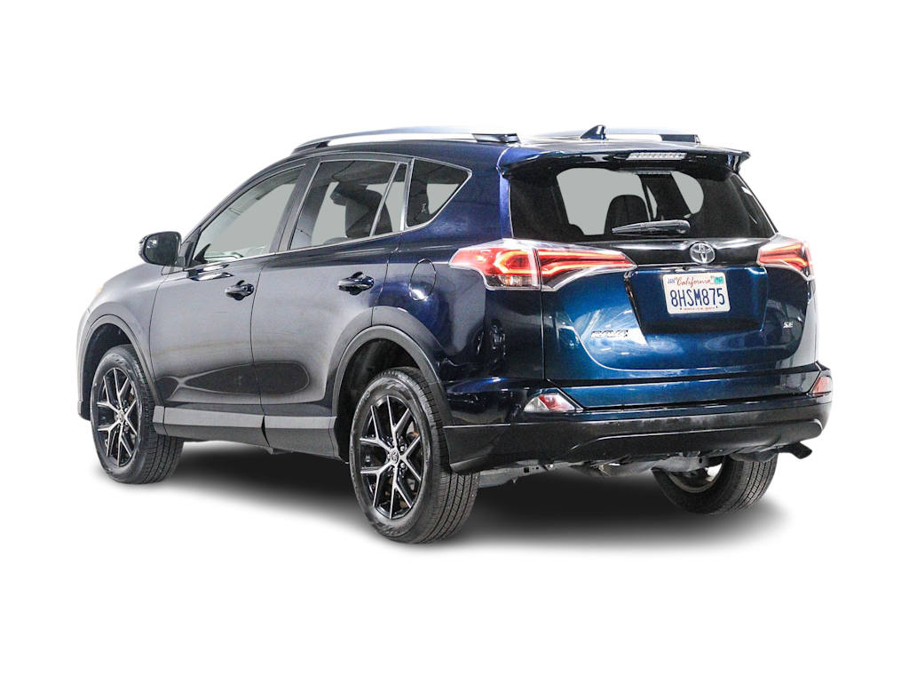 Thumbnail: 2018 Toyota RAV4 - 3