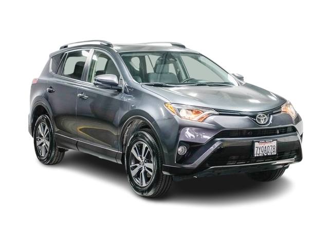 2017 Toyota RAV4 XLE 19