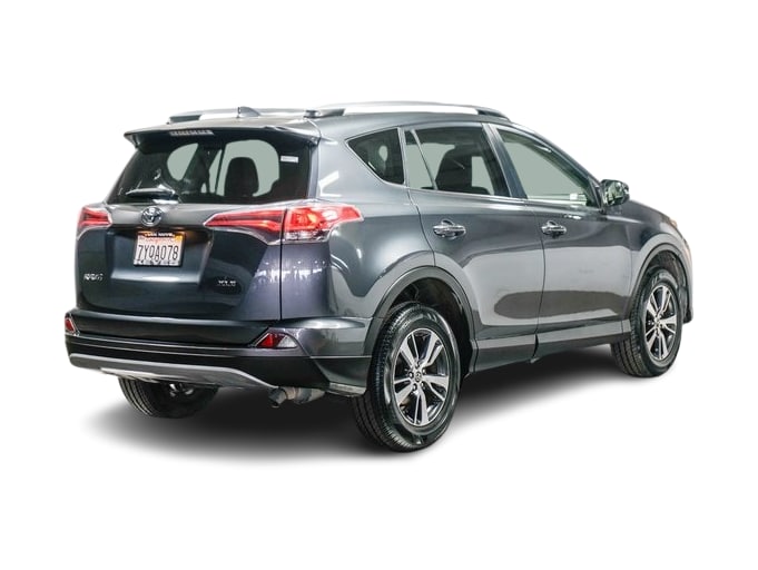 2017 Toyota RAV4 XLE 18