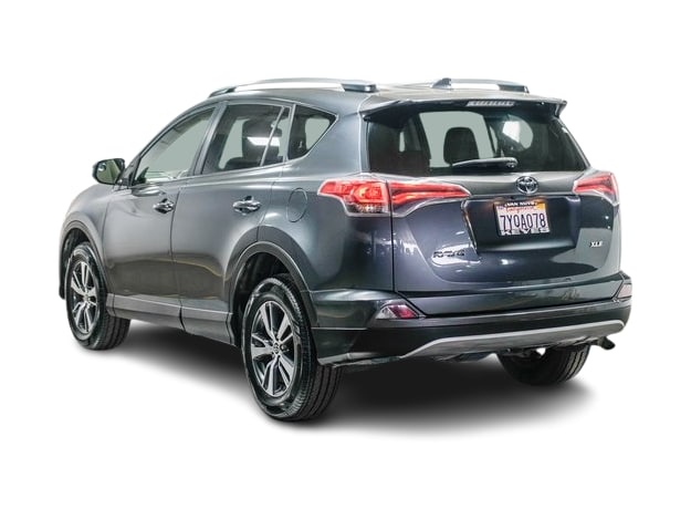 2017 Toyota RAV4 XLE 3