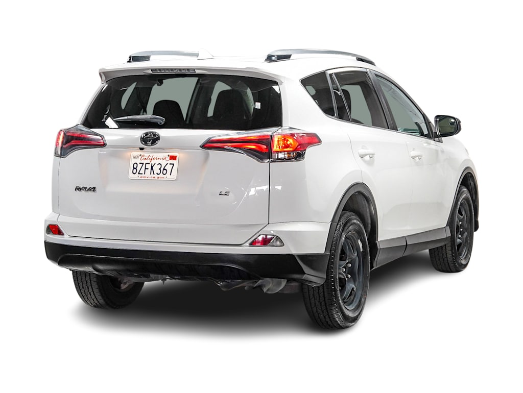 Thumbnail: 2018 Toyota RAV4 - 20