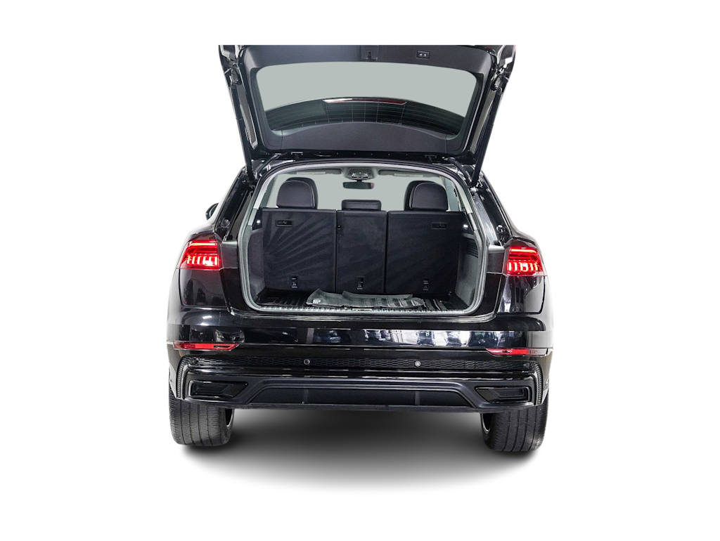 Thumbnail: 2023 Audi Q8 - 17