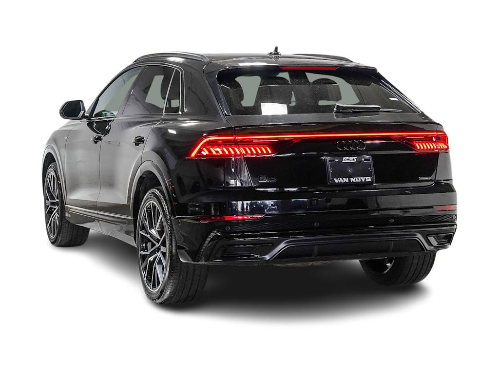 Thumbnail: 2023 Audi Q8 - 3