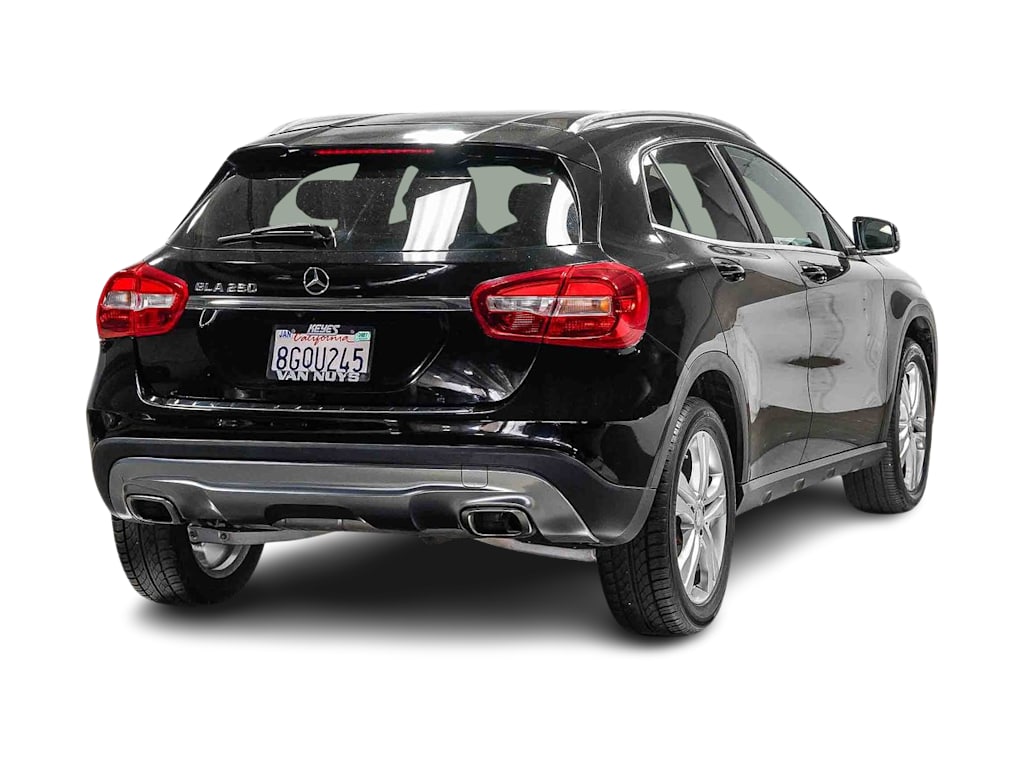 Thumbnail: 2016 Mercedes-Benz GLA - 17