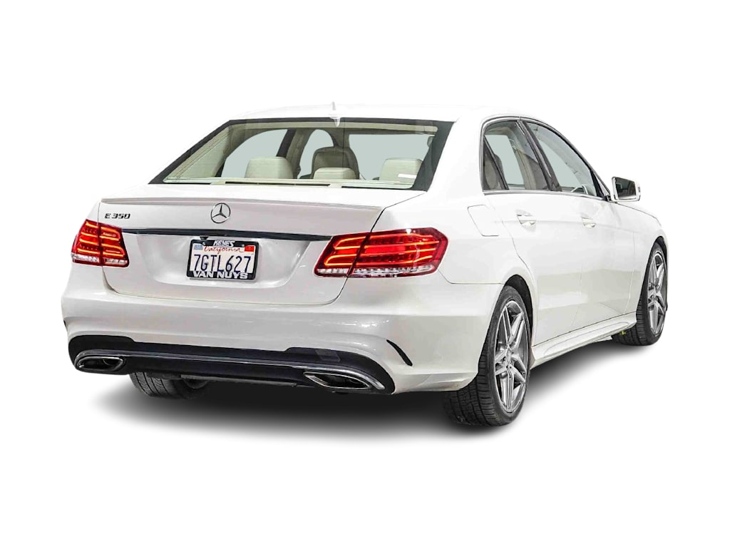 Thumbnail: 2014 Mercedes-Benz E-Class - 16