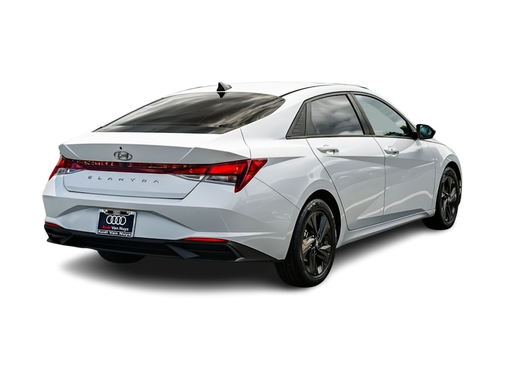 Thumbnail: 2022 Hyundai Elantra - 19