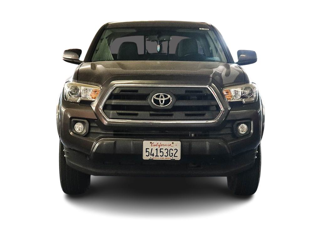 Thumbnail: 2016 Toyota Tacoma - 4
