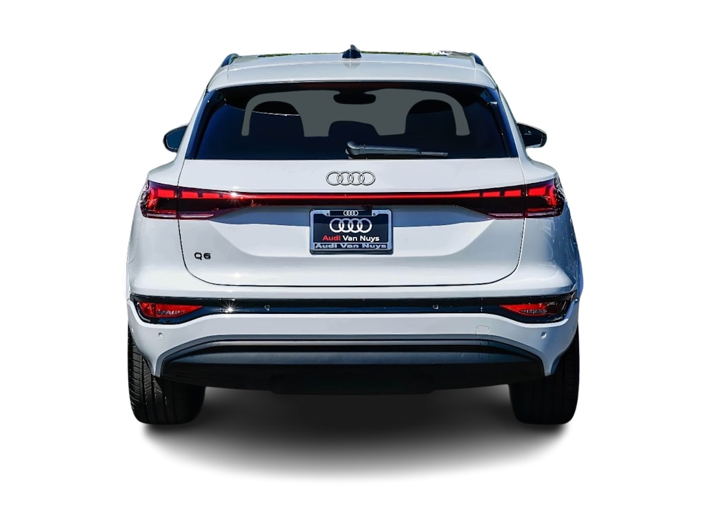 Thumbnail: 2025 Audi Q6 e-tron - 4