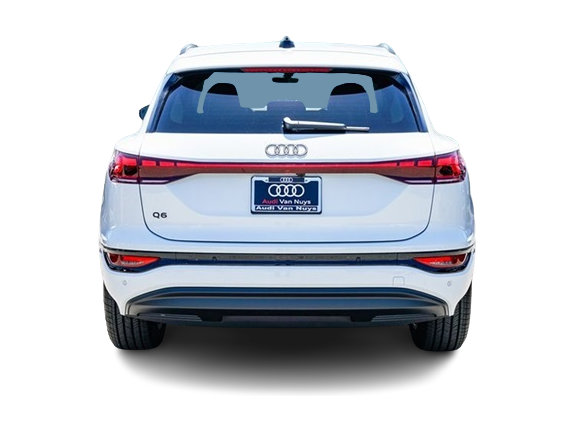 Thumbnail: 2025 Audi Q6 e-tron - 4