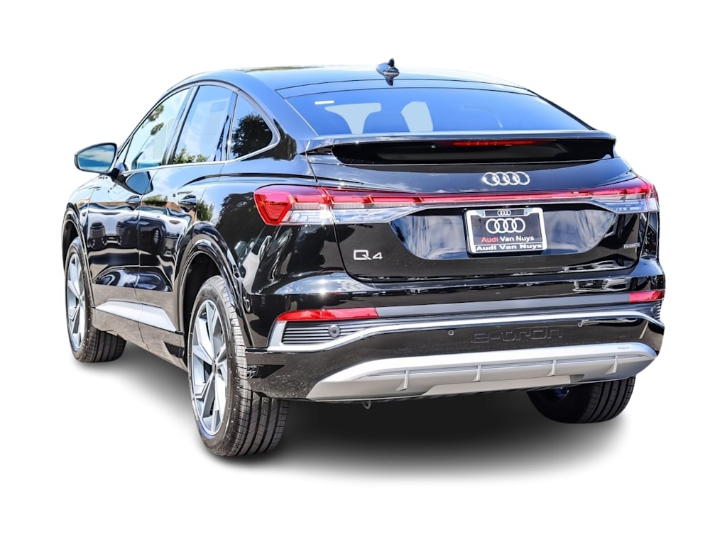 Thumbnail: 2023 Audi Q4 e-tron - 3