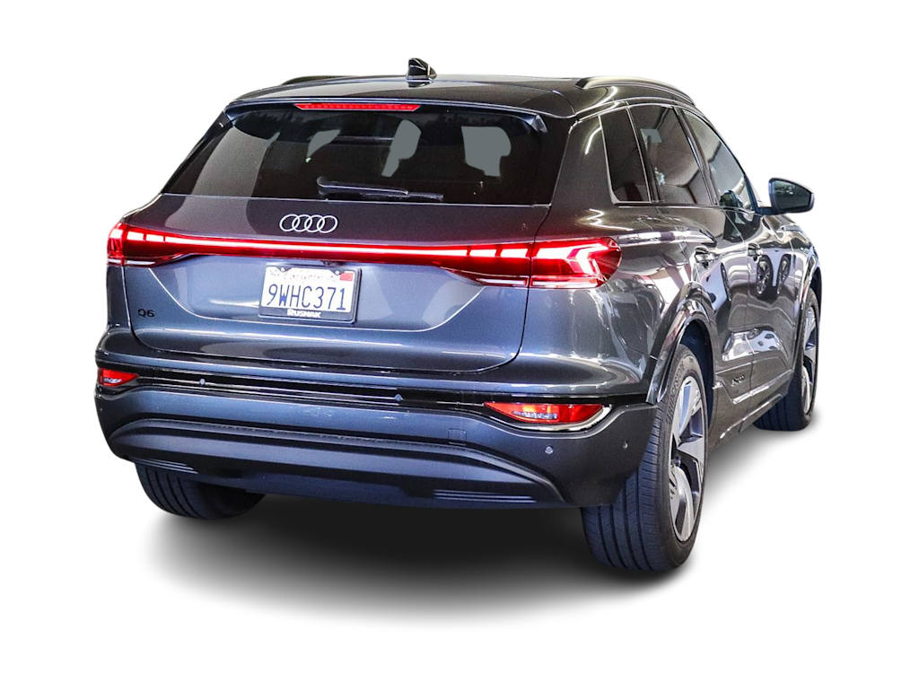 Thumbnail: 2025 Audi Q6 e-tron - 8