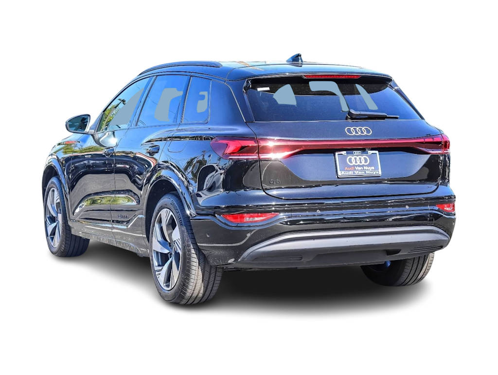 Thumbnail: 2025 Audi Q6 e-tron - 3