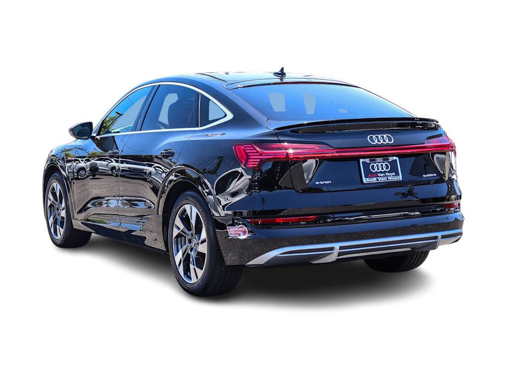 Thumbnail: 2023 Audi e-tron - 3