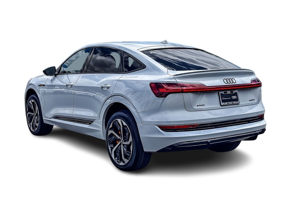 Thumbnail: 2023 Audi e-tron - 3