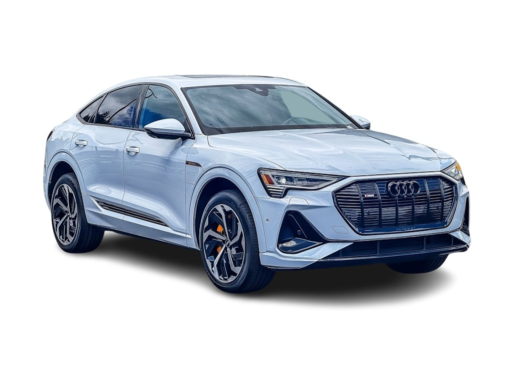 Thumbnail: 2023 Audi e-tron - 17