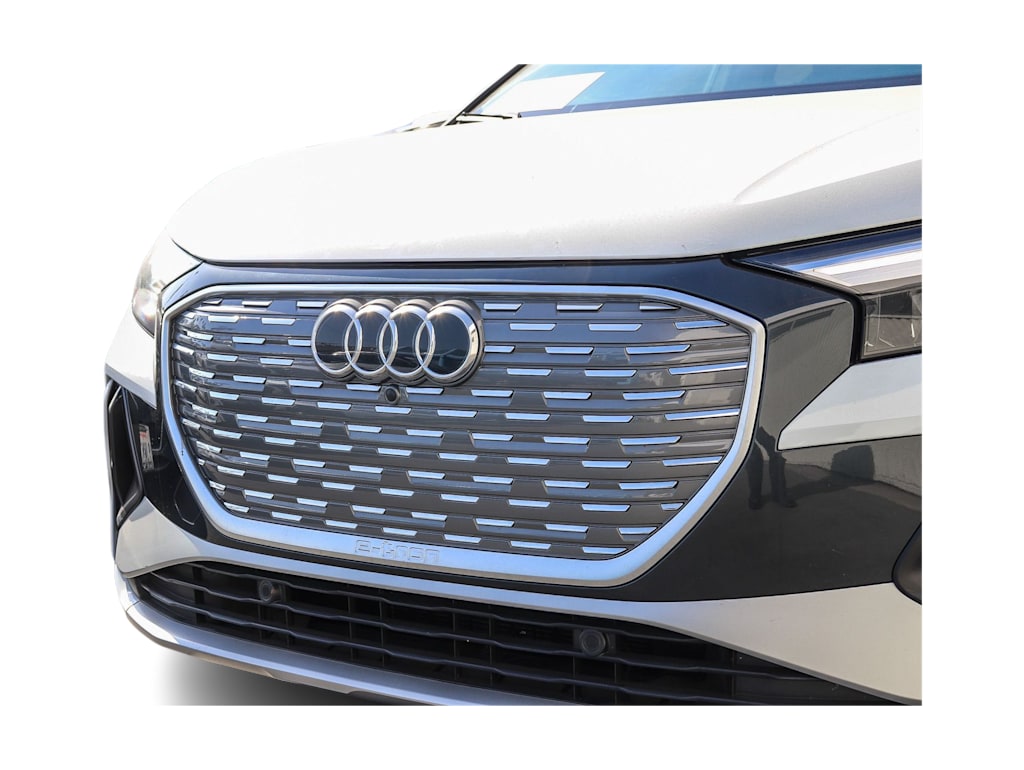 Thumbnail: 2023 Audi Q4 e-tron - 10