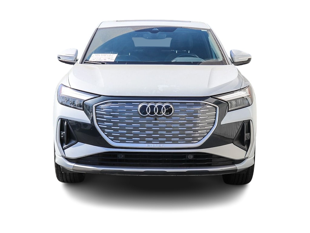 Thumbnail: 2023 Audi Q4 e-tron - 8