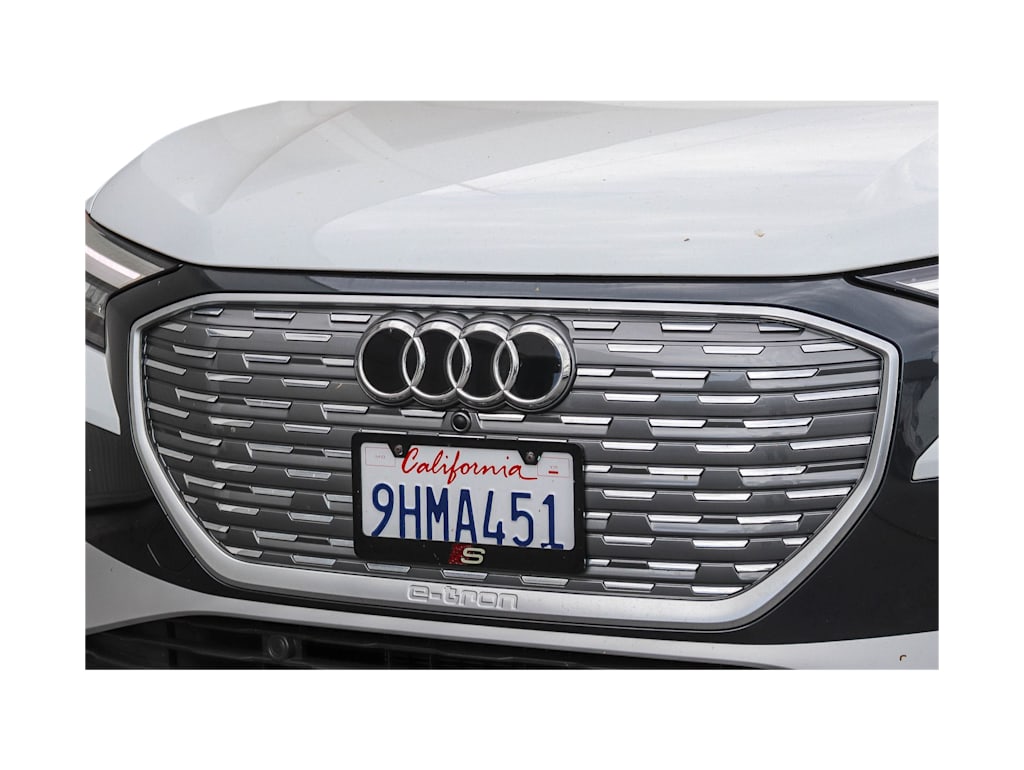 Thumbnail: 2023 Audi Q4 e-tron - 11
